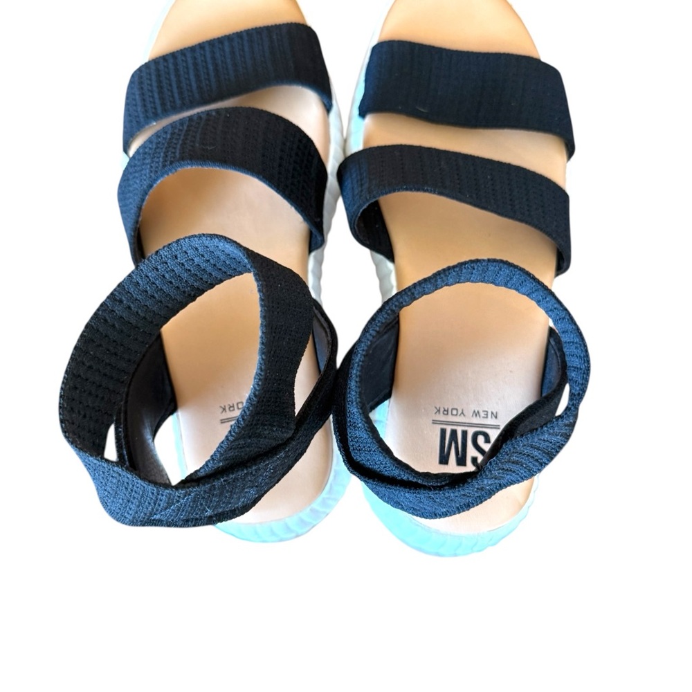 NWOT- Steve Madden Stylish Black Sandals with Cream Sole - Picture 3 of 5